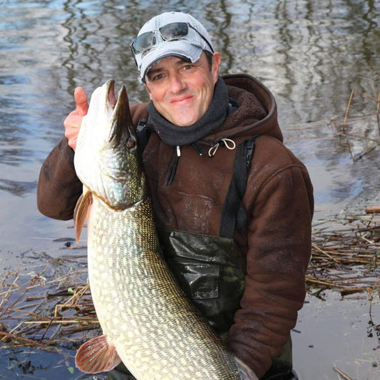 25lb PIKE CAUGHT ON A TROLLED LUCEBAITS RAINBOW TROUT.